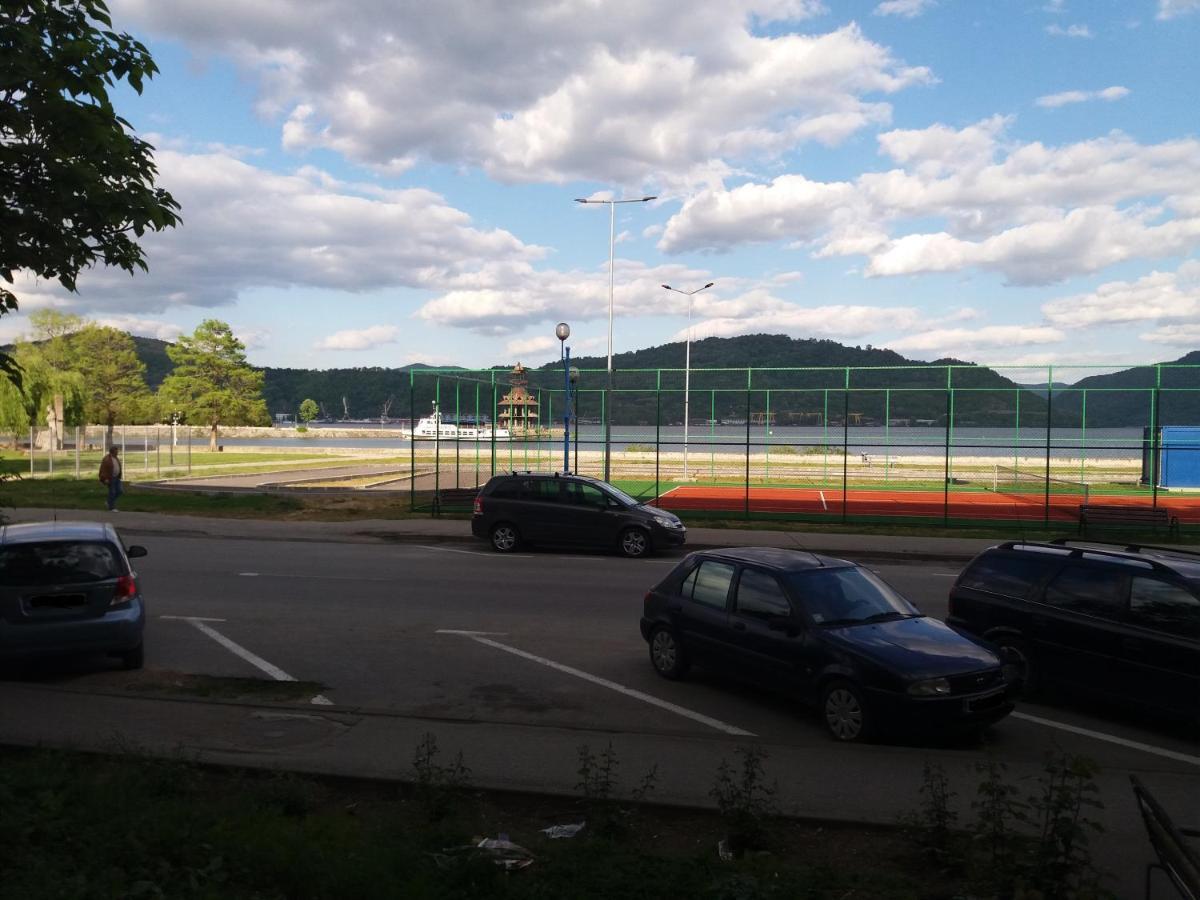 Apartament Belvedere Orsova Bagian luar foto