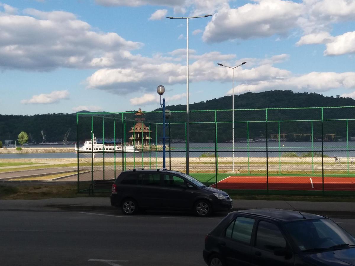 Apartament Belvedere Orsova Bagian luar foto